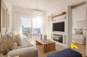 Marina View Haven - King Beds and Cosy Fireplace